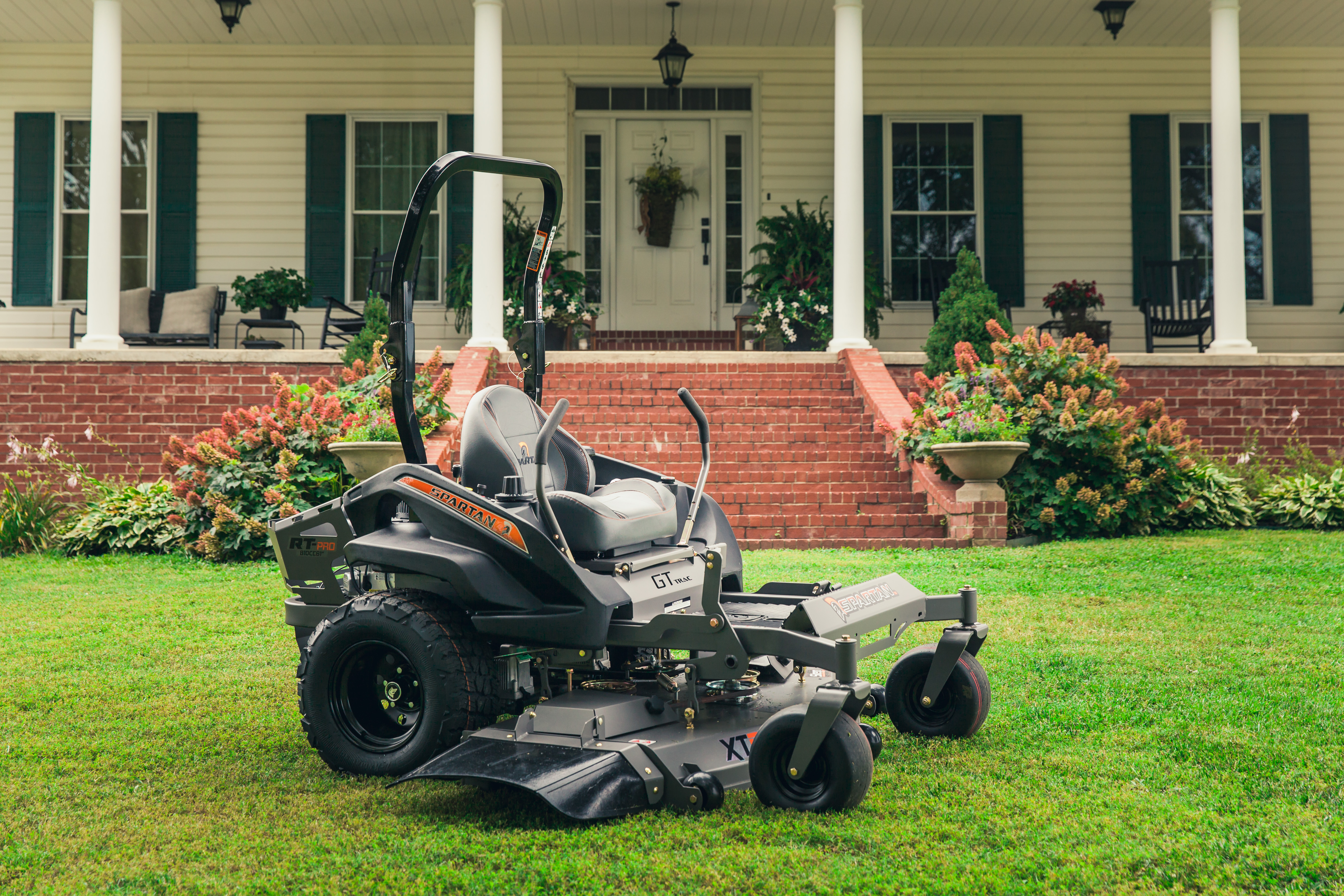 Small residential zero online turn mowers