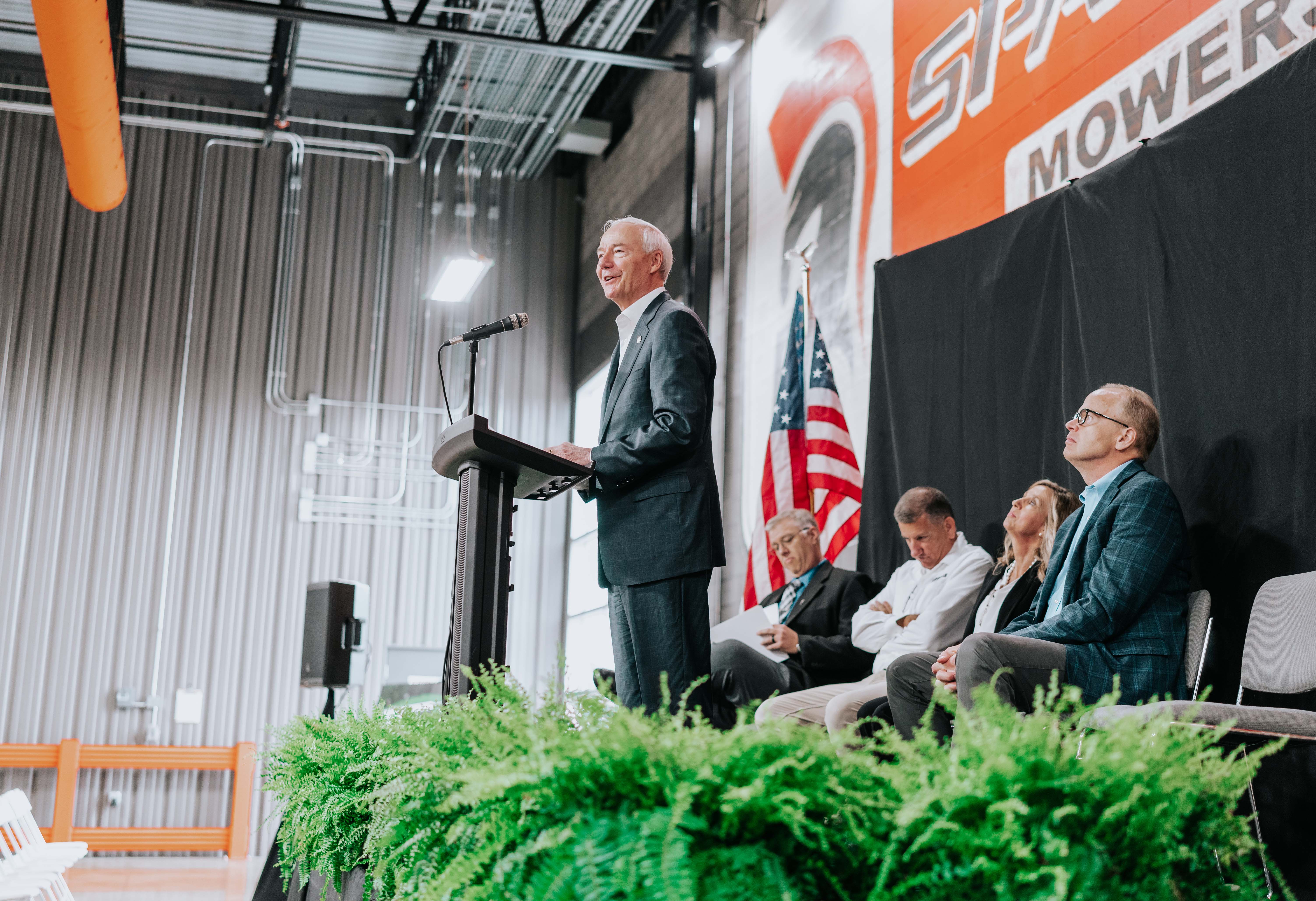 Governor Asa Hutchinson Visits Intimidator Group In Batesville To Discuss The Toro Company Acquisition And The Importance Of Arkansas Business